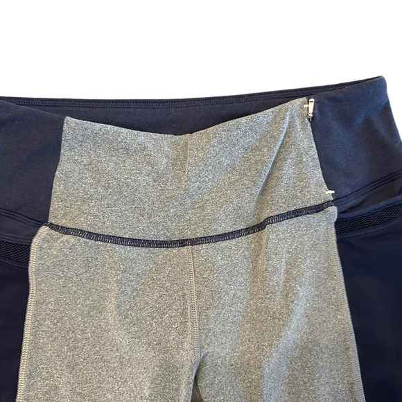 Women’s Cabi Color Block 27” Leggings Medium - Picture 4 of 6